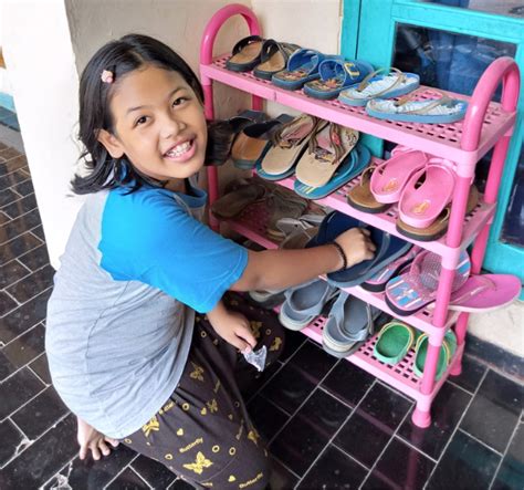 Beliau juga amat unik dengan penjiwaan di atas pentas. 5 Cara mudah mengajak anak bekerja sama - Mamak Pintar