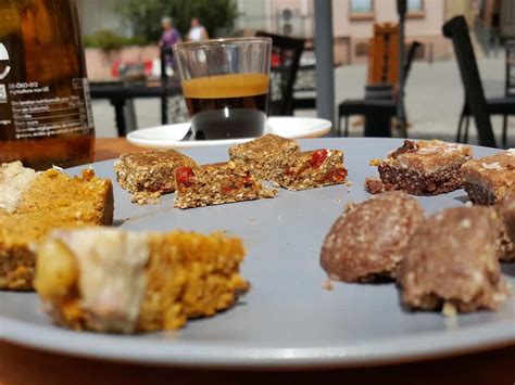 Un restaurant idéal pour les collègues avec légumes à volonté ! Natura Café, restaurant vegan sur la place d'Albi - Pointus