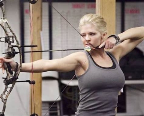 These Sexy Archery Girls Will Pierce Your Heart Pics
