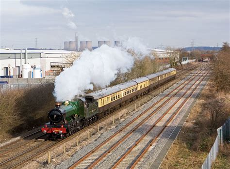Castle donington is a market town and civil parish in leicestershire, england, on the edge of the national forest close to east midlands airport. 4965 Castle Donington | GWR Hall class 4965 "Rood Ashton ...