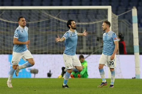 Roma defender aleksandar kolarov was sent off late for two yellow cards in quick succession. Lazio 3-0 Roma: Three Takeaways From the Serie A Clash ...