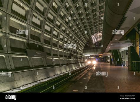 Pentagon City Metro Station Hi Res Stock Photography And Images Alamy