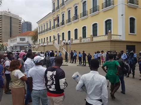 Tribunal De Luanda Vai Condenar Activistas Detidos No último Sábado Com Base Numa Orientação