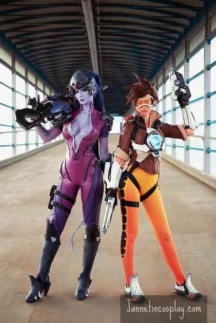 spicy video shows  amazing overwatch cosplay  blizzcon