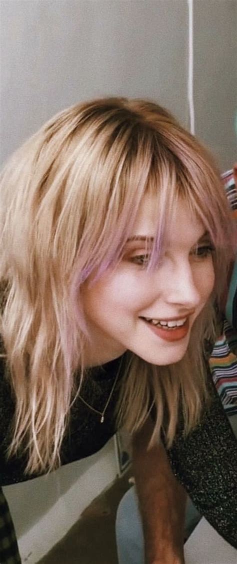 Hair alllways says something about a person. Pin by Miche on Hayley Williams | Hayley williams haircut ...