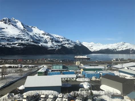 Tiktok Viral How One Alaskan Town Live Under One Roof