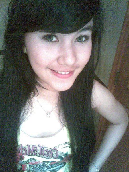 Video Ngentot Memek: Foto Kartika Putri (Host Cantik Banget)