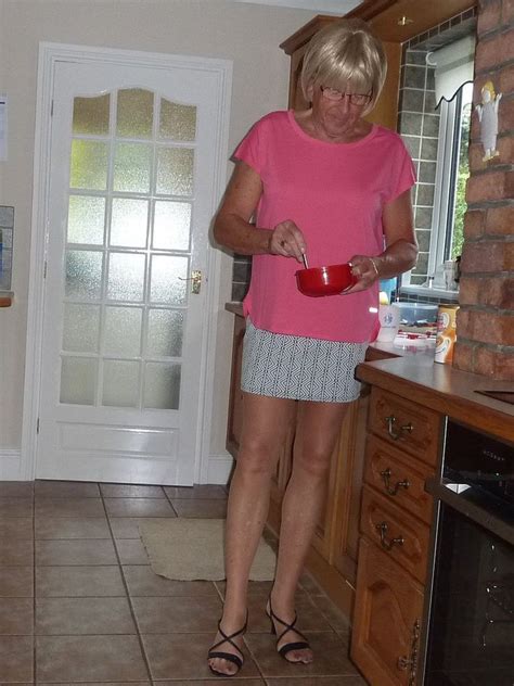 Pin On Crossdresser Housework 3