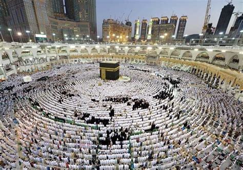 «كان رسول الله صلى الله عليه وسلم يرغب في قيام رمضان من غير أن يأمرهم فيه بعزيمة. صور| صلاة التراويح في رحاب الكعبة المشرفة | قناة الغد