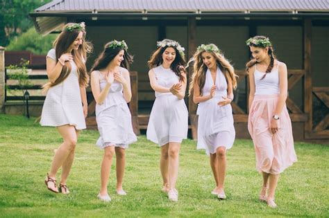 Premium Photo Girlfriends And Bride Celebrate Hen Party Before The Wedding