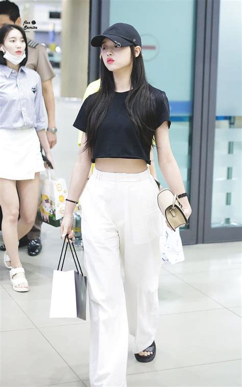 Yooa Of Oh My Girl Korean Girl Fashion Fashion Airport Fashion Kpop