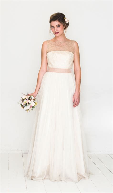 Book cheap flights at the official easyjet.com site for our guaranteed best prices to 133 destinations. Hochzeitskleid Elfenkleid - Friseur