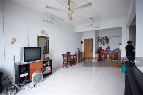 The vibrant area of sungai besi is located within the shops and the area near the police station. Apartment Desa Tasik Fasa 1A, Jalan 2/146 Off Jalan Tasik ...