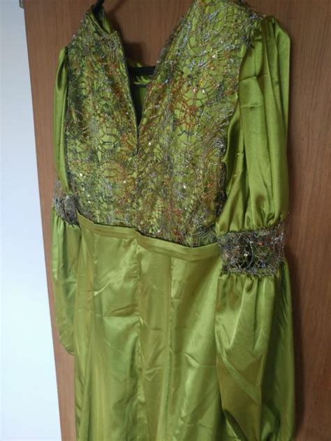 Prekrasna zelena haljina od satena vel M šivana po mjeri kao nova