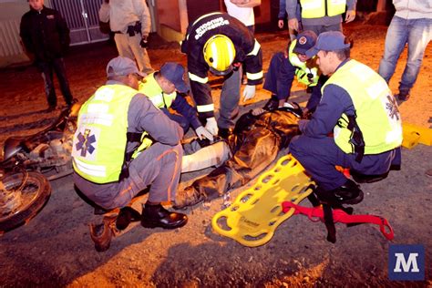 acidente entre moto e caminhão deixa uma pessoa ferida