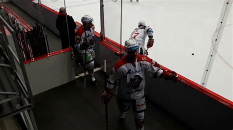 Předseda představenstva fk pardubice vladimír pitter byl ve středu hostem českého rozhlasu pardubice a odpovídal tam na řadu otázek na aktuální témata. HC Dynamo Pardubice - WERK aréna Třinec - 1.12.2019 - YouTube