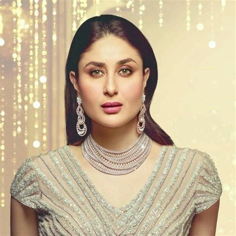 Kareena Kapoor Features Dazzling Jewellery In These Latest Malabar Gold And Diam Pearl