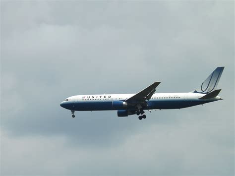 United Airlines Blue Tulip Livery 767 300 N651ua Swa899 Flickr