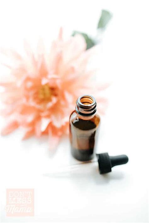 Thankfully, this lightweight serum actually gets the job done. 8 DIY Natural Hair Serum Recipes | Aglow Lifestyle