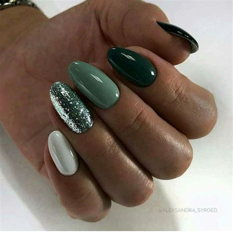 Photo In 2020 Green Nails Classy Nails Simple Nails