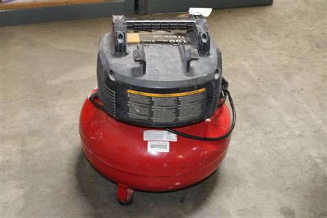 Porter Cable C2002 Air Compressor 150 Psi 6 Gal 26 Slfm Property Room