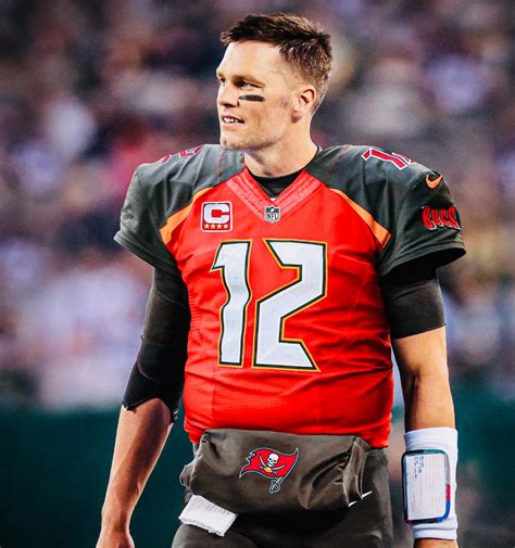 Quarterback to win six super bowls, is headed to the tampa bay buccaneers. OFFICIAL: Buccaneers sign QB Tom Brady | Tampa Bay ...