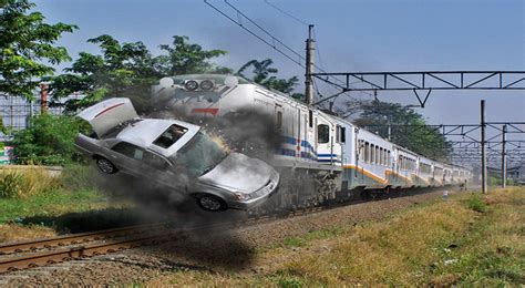 Kereta api indonesia (persero) jl. Kereta Api Tabrak Mobil di Cirebon : Okezone News