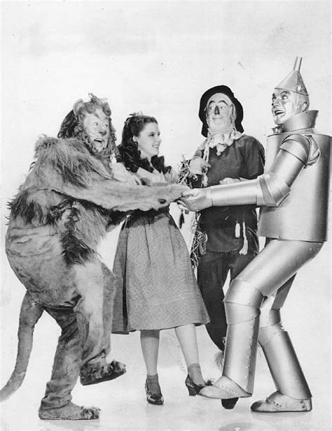 Download Free Photo Of The Wizard Of Ozbert Lahrcowardly Lionjudy Garlanddorothy From