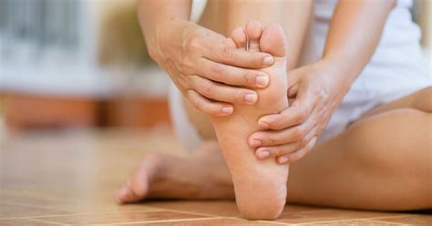 Stubbed Toe Symptoms Treatment And Prevention