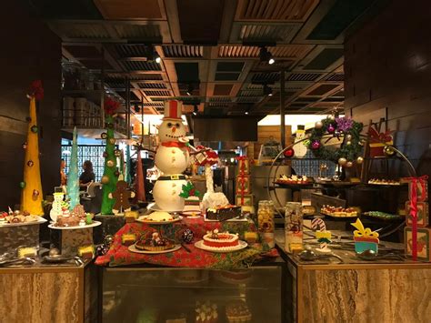 One way malaysians truly celebrate any occasion is through food and we have listed the top 10 places with the best christmas eve dinner or buffet deals to celebrate with. 9 best places in Kuala Lumpur for a memorable Christmas dinner