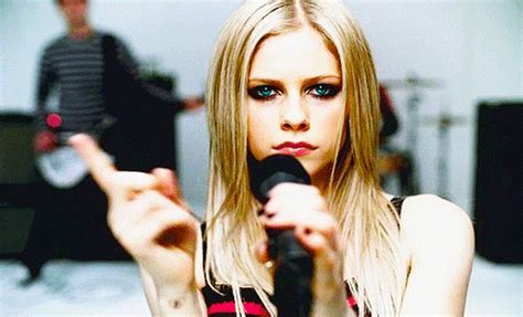 Avril Lavigne Sugere Novo Disco Ap S Love Sux S O Dois Lbuns Purebreak