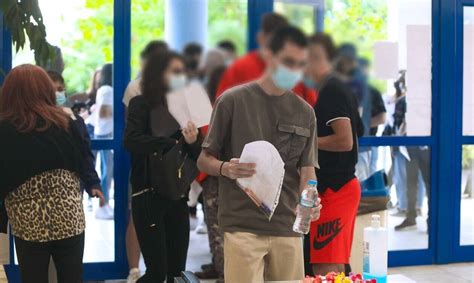 Ξεκινούν αύριο δευτέρα οι πανελλαδικές εξετάσεις για πάνω από 100.000 υποψήφιους όλων των κατηγοριών, με τους μαθητές των γενικών λυκείων (γελ) να εξετάζονται στη νεοελληνική γλώσσα και τη λογοτεχνία, ενώ οι υποψήφιοι των. Πανελληνιεσ Χημεια 2021 - Panellhnies 2021 Xhmeia 8emata ...