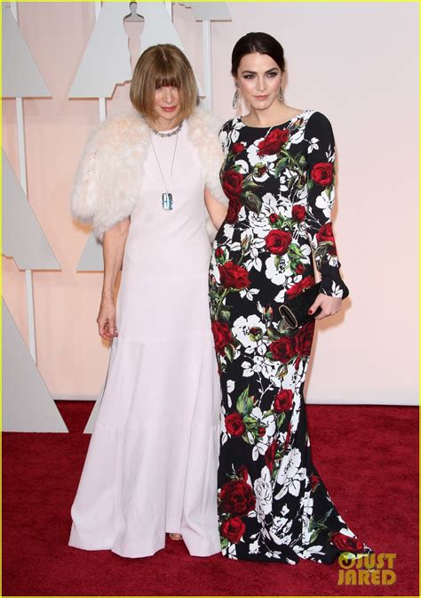 Anna Wintour Wore Her Sunglasses Inside At The Oscars Photo 3312026