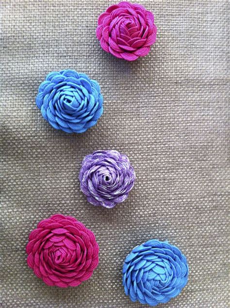 These Are Roses Made From Different Color Rick Rack So Easy Rick Rack