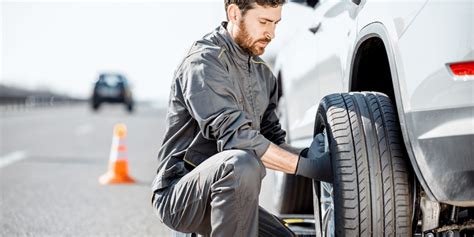 Using A Mobile Tire Service Company Vs Insurance Or Roadside Assistance Jack Mobile Tire