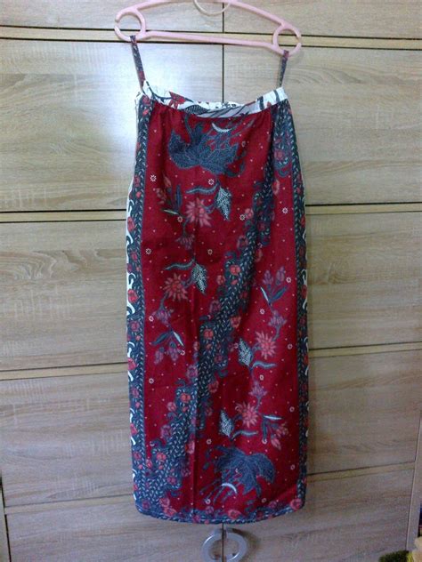 Kita selalunya masukkan baju dalam mesin basuh, letak sabun, letak softener dan tinggal untuk pergi tengok tv. cik azz: Kain lipat batik: Lain orang, lain caranya.