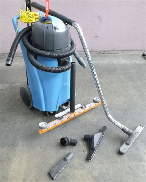 Fimap Fv80 Mobile Wet And Dry Professional Vacuum Cleaner Auction 0017