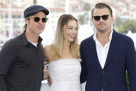Watchleonardo Dicaprio Brad Pitt And Margot Robbie On This Controversial Titanic Moment Shorts