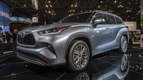 2020 Toyota Highlander Reviews Features Fuel Economy Interior Space