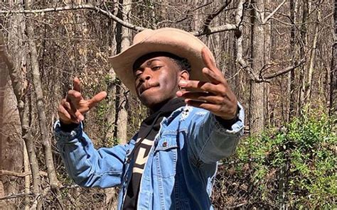 Billboard Removes Black Artist Lil Nas X From The Country Chart Lil Nas X Old Town Road Hd