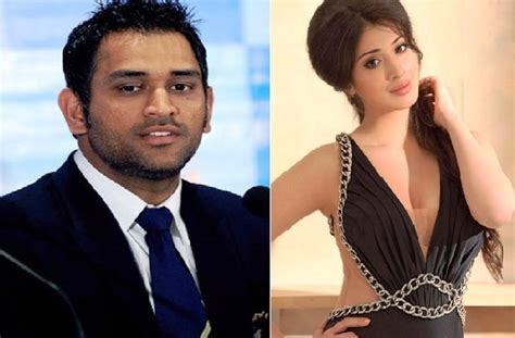 Dhoni’s Former Actress Girlfriend Laxmi Raai Doesn’t Want To Be Seen In His Bio Pic