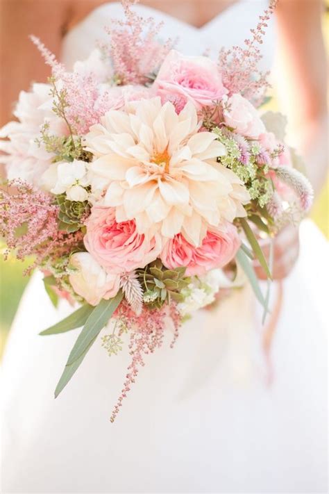 Lovely Soft Pink Wedding Bouquets Ideas Suitable For Beautiful Wedding