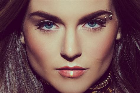 It started off during the 1970s and it was brought in by the punk culture. 5 Eyebrow Piercing Types: Placement and Jewelry - Daily Hawker