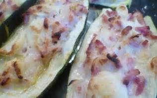 Recette Courgettes farcies à la crème et aux lardons pas chère et