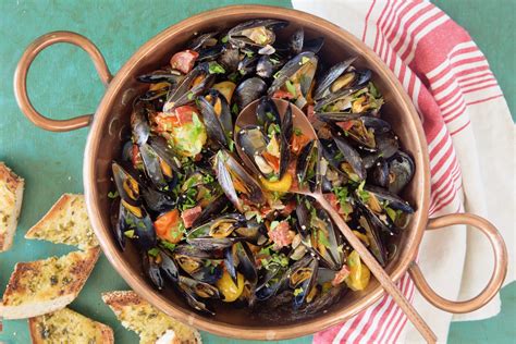 steamed mussels with chorizo wine broth