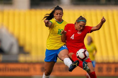 No retrospecto contra o canadá, em um total de 18 jogos, o brasil venceu oito, empatou seis e perdeu outros quatro. Brasil goleia Canadá e vai à final de torneio feminino na ...