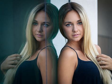 Women Model Reflection Blonde Long Hair Looking At Viewer Green Eyes Hd Wallpaper Rare