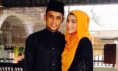 For story suggestions please contact tips@nma.com.twtunku alang reza tunku ibrahim, 28, the boyfriend of regina soosalu, who was found dead on a resort. Rumah Ayu Raudhah Dipecah Masuk, Rugi RM200,000