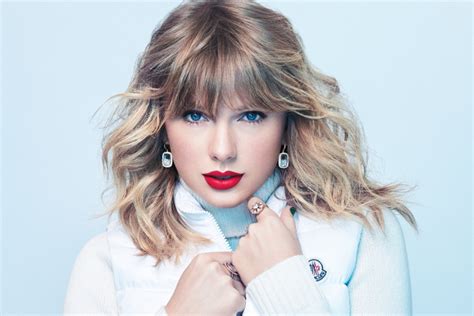 Taylor Swifts ‘folklore Goes Down In The Books As The No 1 Album Of 2020
