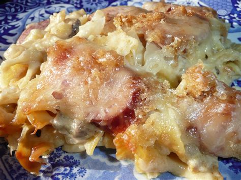 Keto recipes, low carb recipes, healthy living and diy with a farmhouse flair. Everyday Dutch Oven: Reuben Casserole